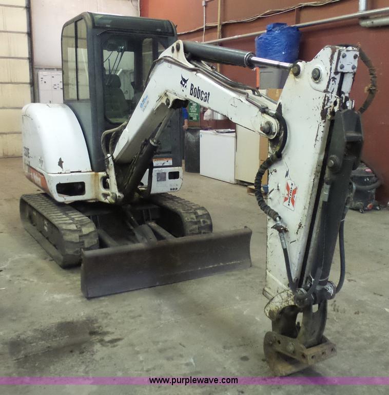 image for item N9354 2001 Bobcat 331E compact excavator