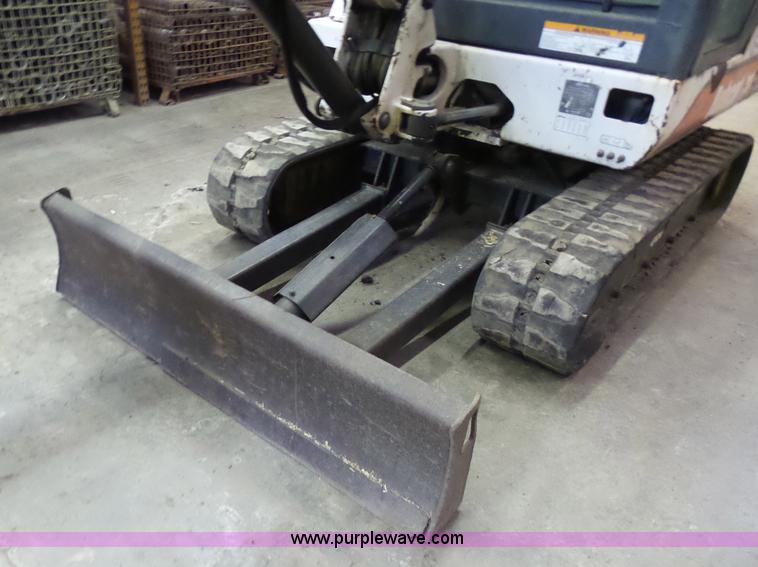 image for item N9354 2001 Bobcat 331E compact excavator