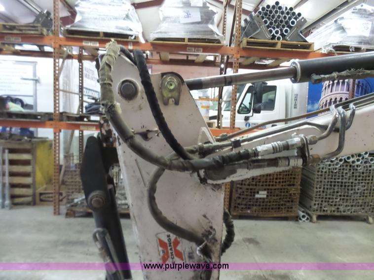 image for item N9354 2001 Bobcat 331E compact excavator