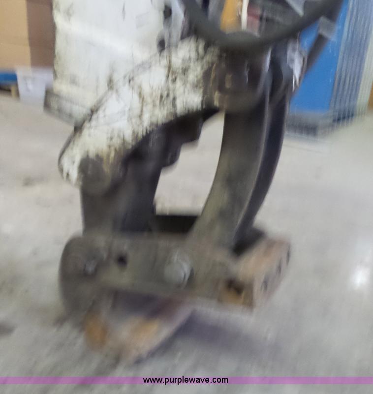 image for item N9354 2001 Bobcat 331E compact excavator