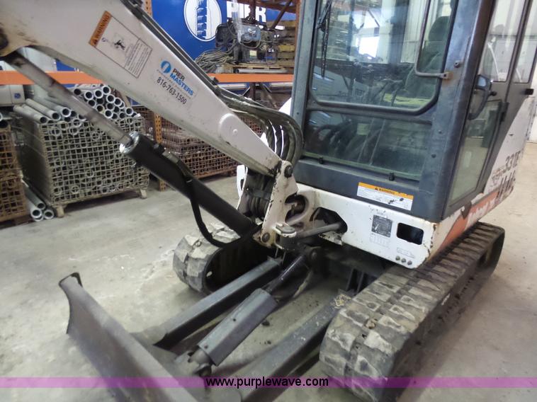 image for item N9354 2001 Bobcat 331E compact excavator