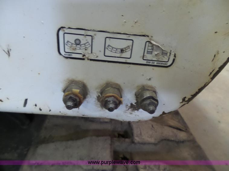 image for item N9354 2001 Bobcat 331E compact excavator