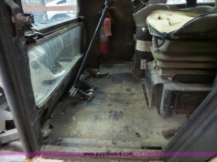 image for item N9354 2001 Bobcat 331E compact excavator