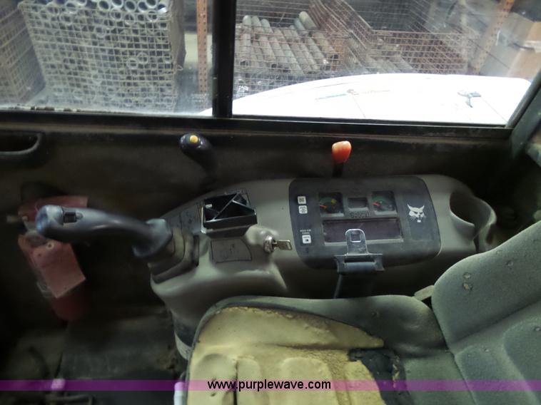 image for item N9354 2001 Bobcat 331E compact excavator