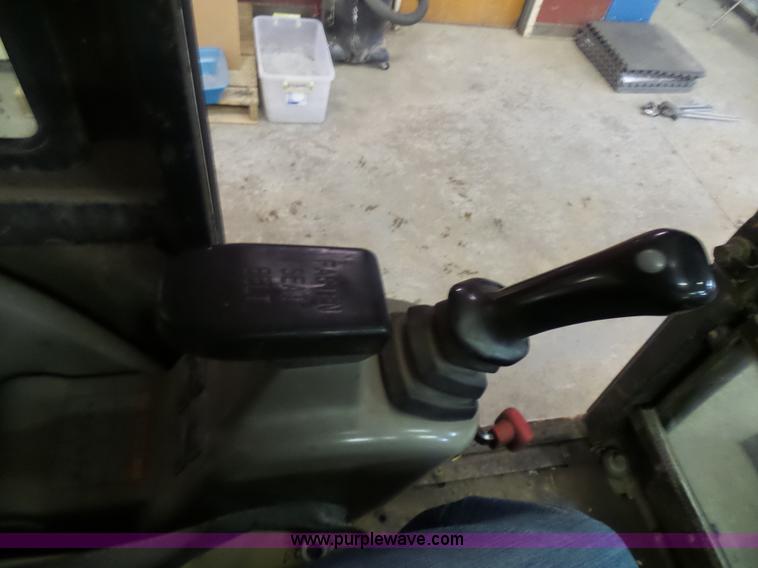 image for item N9354 2001 Bobcat 331E compact excavator