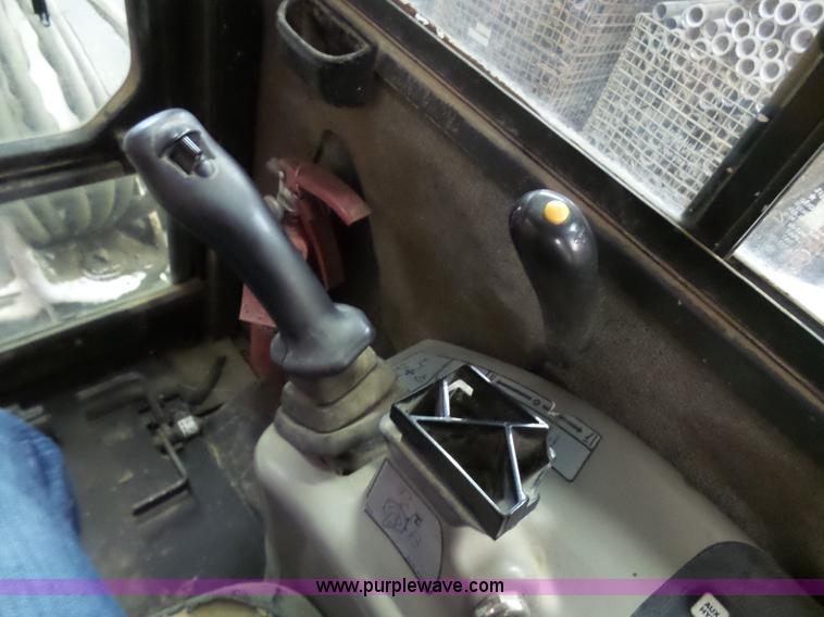 image for item N9354 2001 Bobcat 331E compact excavator