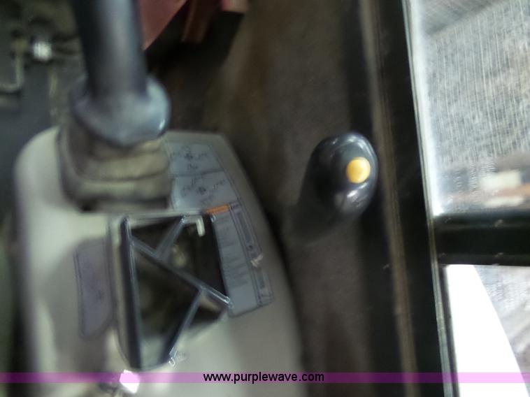 image for item N9354 2001 Bobcat 331E compact excavator