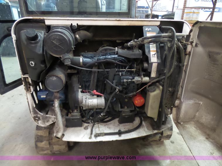 image for item N9354 2001 Bobcat 331E compact excavator