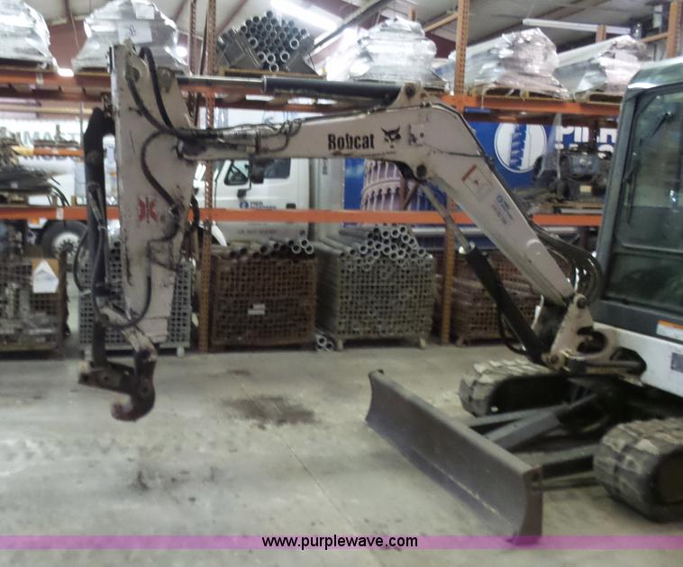 image for item N9354 2001 Bobcat 331E compact excavator