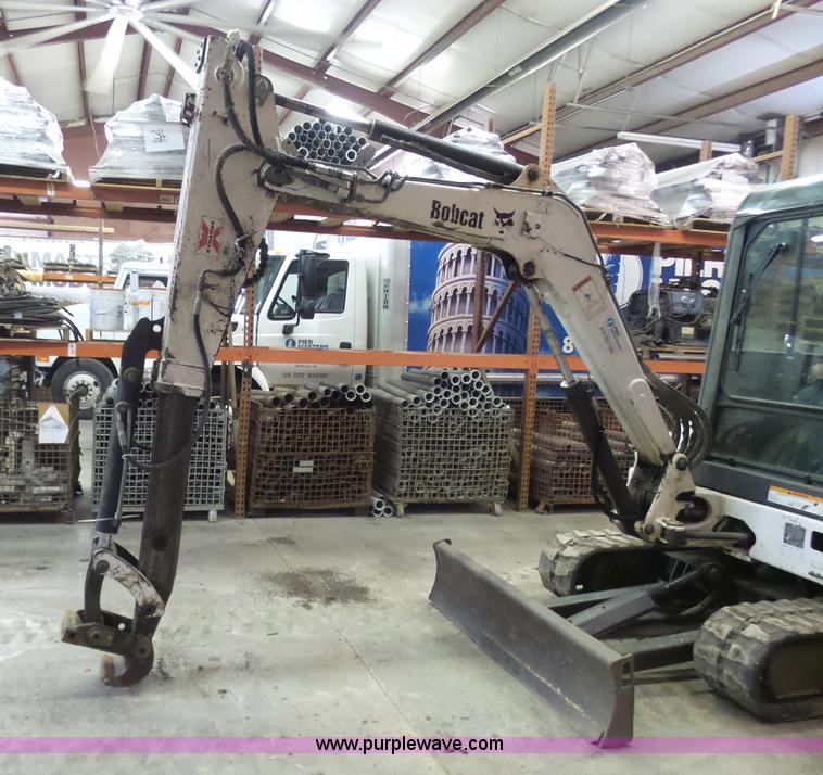 image for item N9354 2001 Bobcat 331E compact excavator