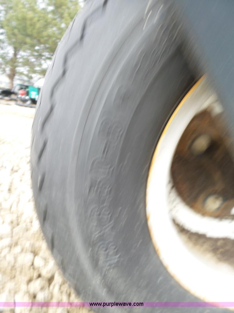 image for item N9375 Bobcat skid steer grader