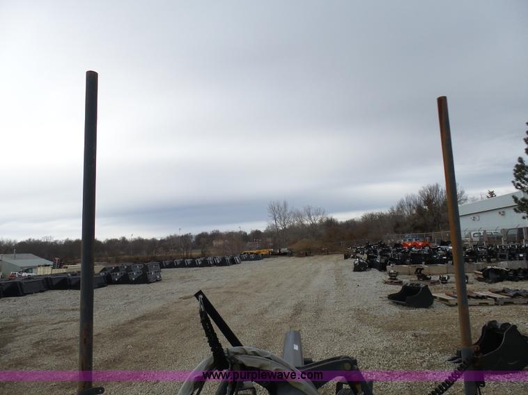 image for item N9375 Bobcat skid steer grader