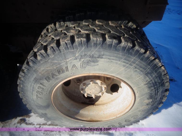 image for item AL9229 1995 GMC TopKick dump truck