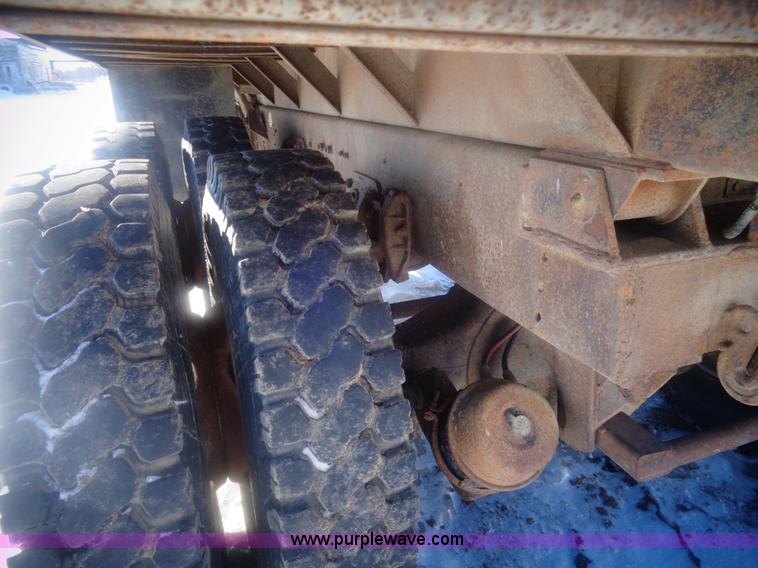 image for item AL9229 1995 GMC TopKick dump truck