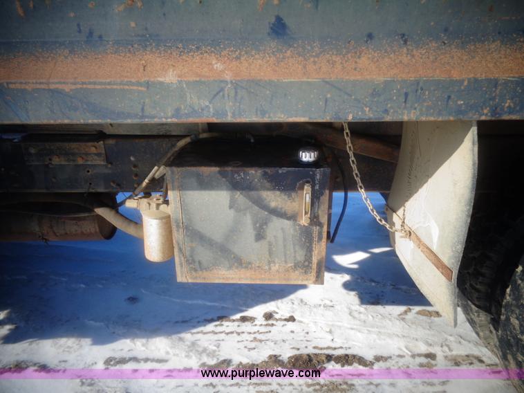 image for item AL9229 1995 GMC TopKick dump truck