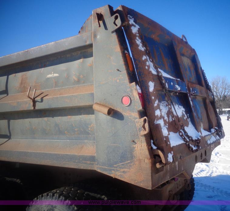 image for item AL9229 1995 GMC TopKick dump truck