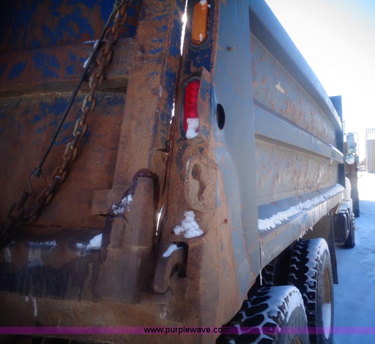 image for item AL9229 1995 GMC TopKick dump truck