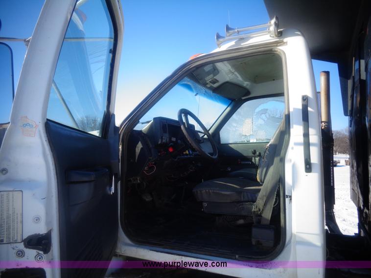 image for item AL9229 1995 GMC TopKick dump truck