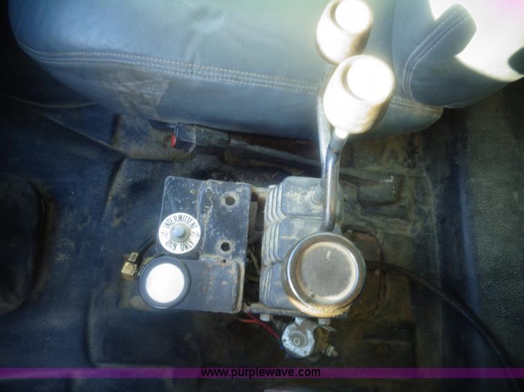 image for item AL9229 1995 GMC TopKick dump truck