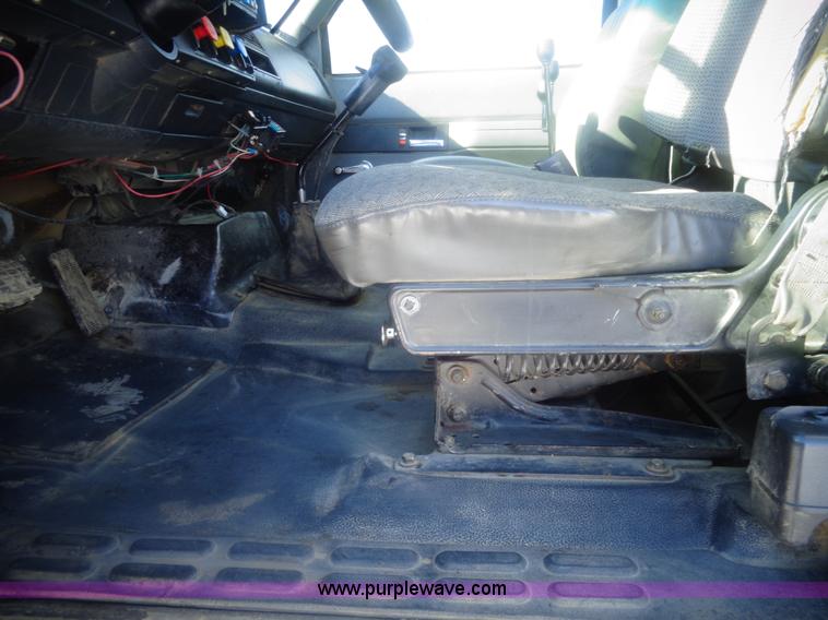 image for item AL9229 1995 GMC TopKick dump truck