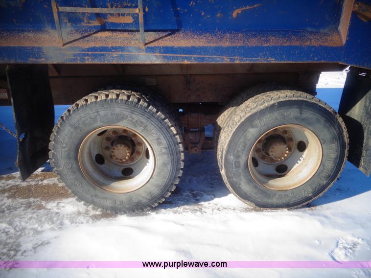 image for item AL9230 1996 GMC Top Kick dump truck