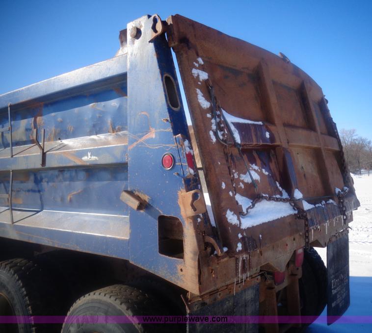 image for item AL9230 1996 GMC Top Kick dump truck