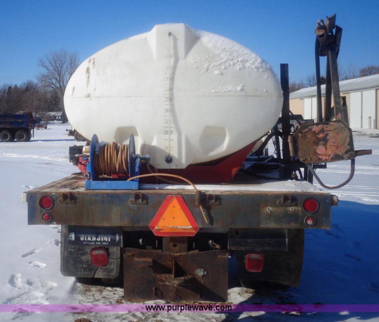 image for item AL9231 1981 International 1754 flatbed truck