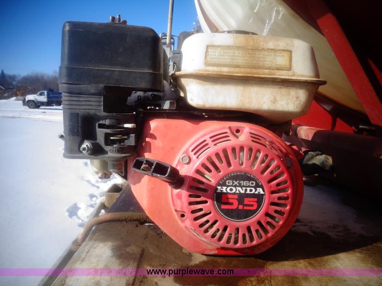 image for item AL9231 1981 International 1754 flatbed truck