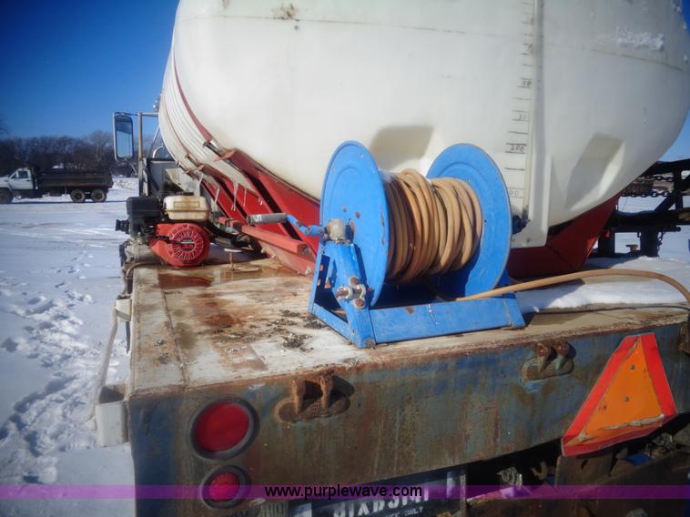 image for item AL9231 1981 International 1754 flatbed truck