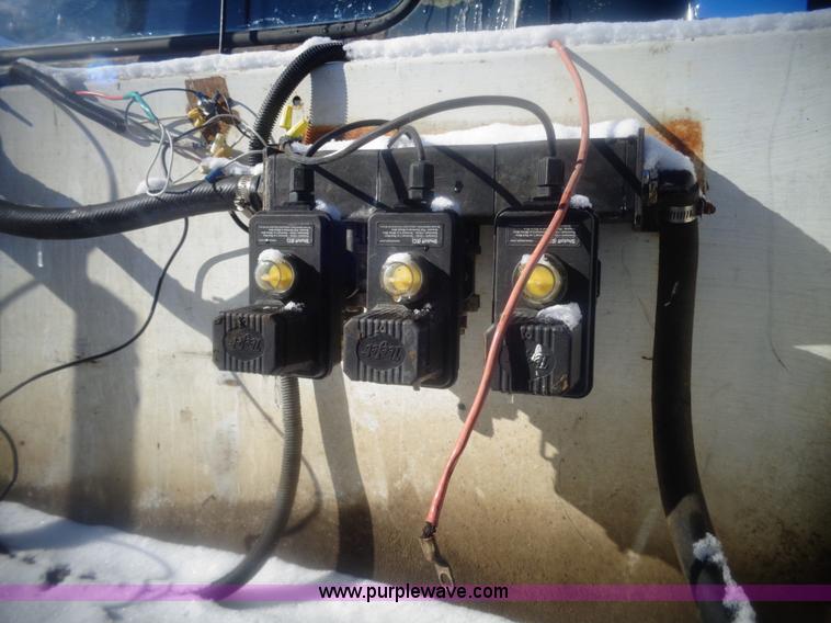 image for item AL9231 1981 International 1754 flatbed truck