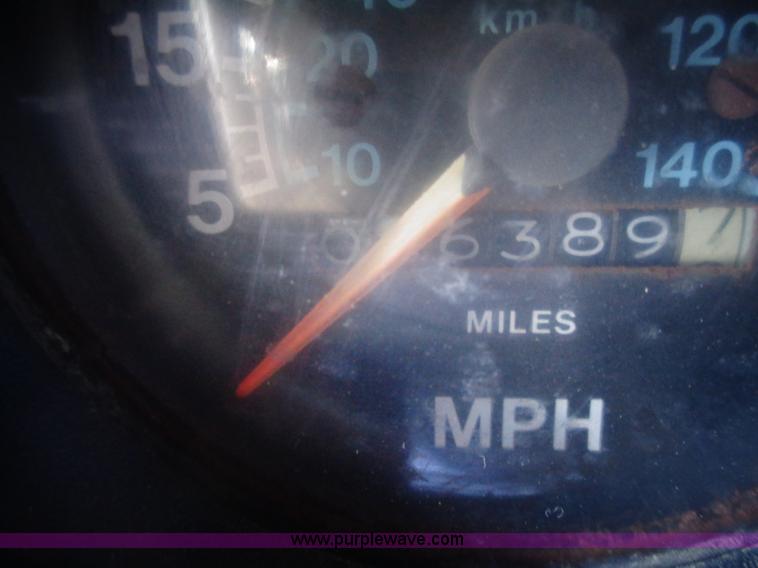 image for item AL9231 1981 International 1754 flatbed truck