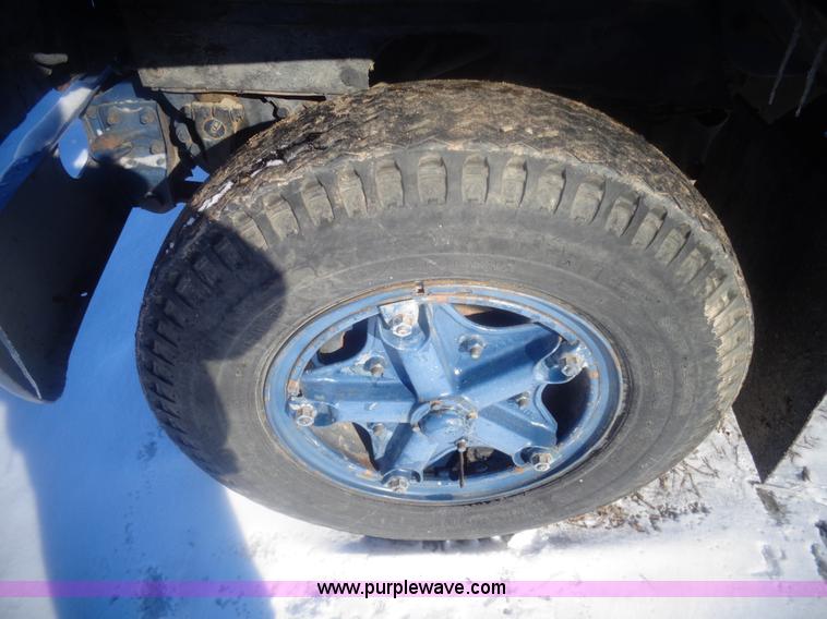 image for item AL9232 1985 International 1754 flatbed truck