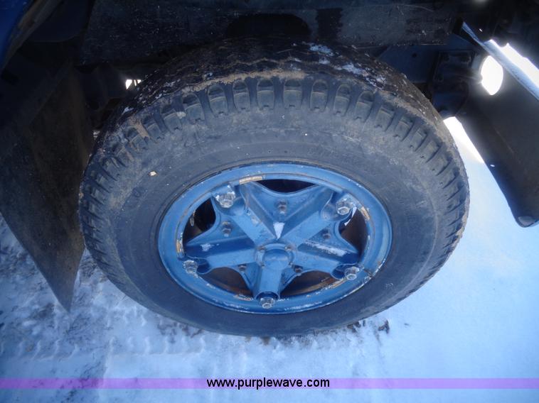 image for item AL9232 1985 International 1754 flatbed truck