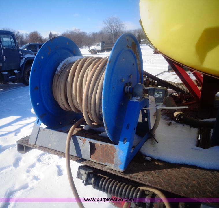 image for item AL9232 1985 International 1754 flatbed truck