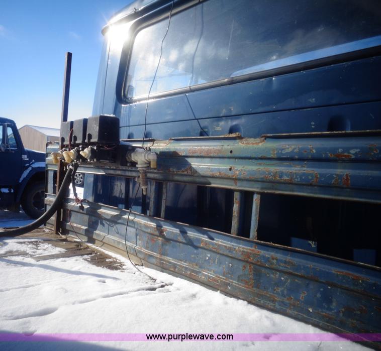 image for item AL9232 1985 International 1754 flatbed truck