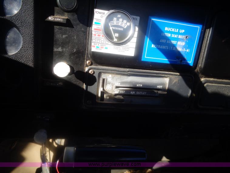 image for item AL9232 1985 International 1754 flatbed truck