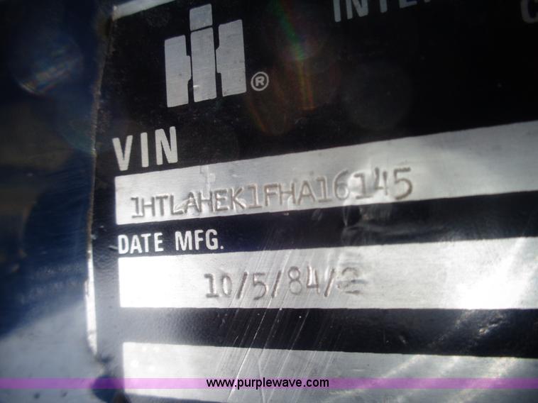 image for item AL9232 1985 International 1754 flatbed truck