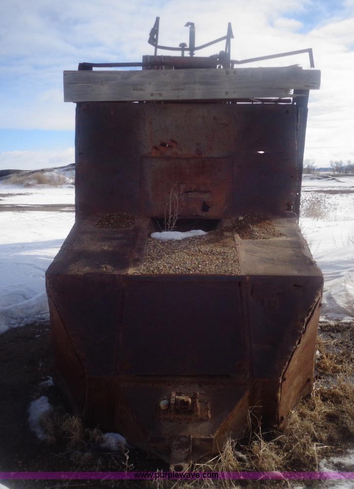 image for item AL9233 1964 Kolman 101-XHD gravel screen