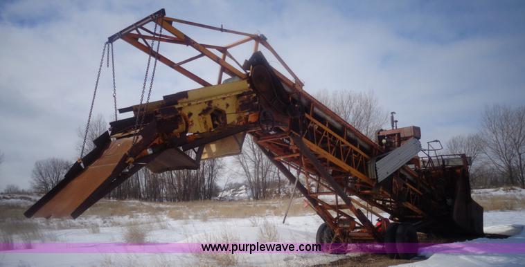 image for item AL9233 1964 Kolman 101-XHD gravel screen