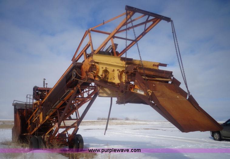 image for item AL9233 1964 Kolman 101-XHD gravel screen