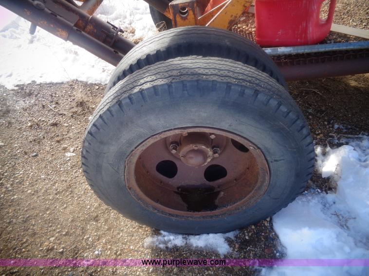 image for item AL9233 1964 Kolman 101-XHD gravel screen