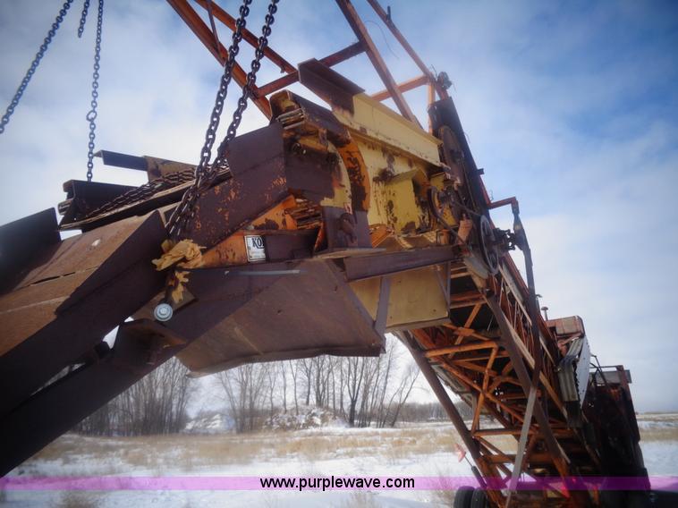 image for item AL9233 1964 Kolman 101-XHD gravel screen