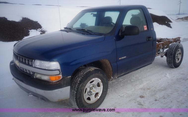 image for item AL9238 2000 Chevrolet Silverado 1500 pickup truck cab and chassis