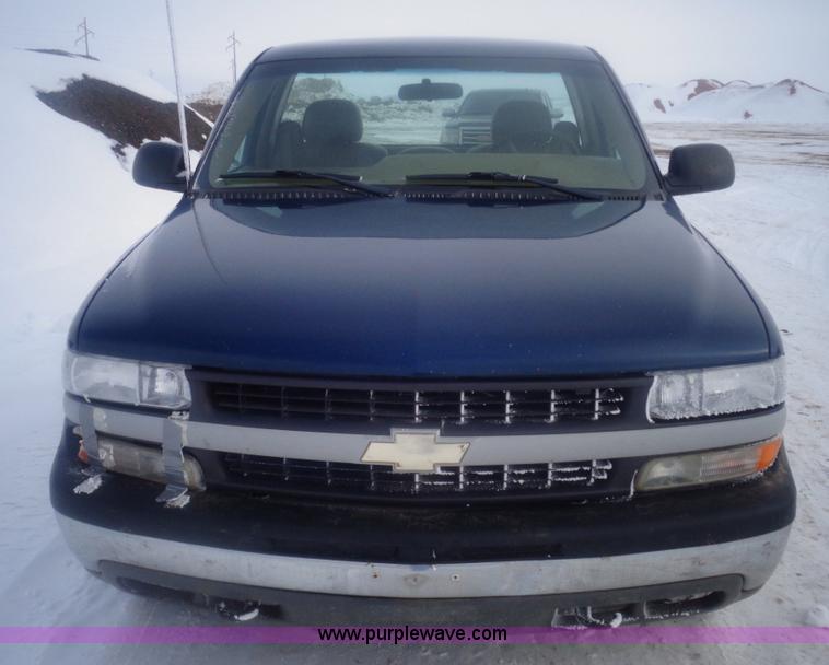 image for item AL9238 2000 Chevrolet Silverado 1500 pickup truck cab and chassis