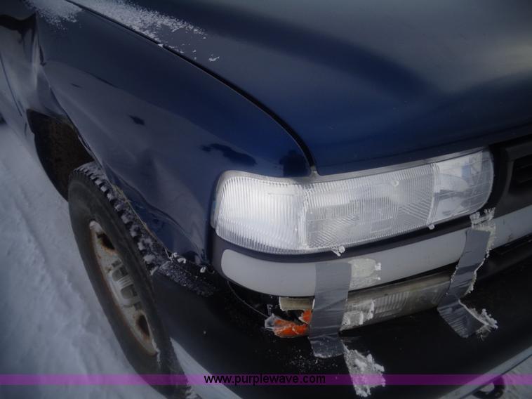 image for item AL9238 2000 Chevrolet Silverado 1500 pickup truck cab and chassis