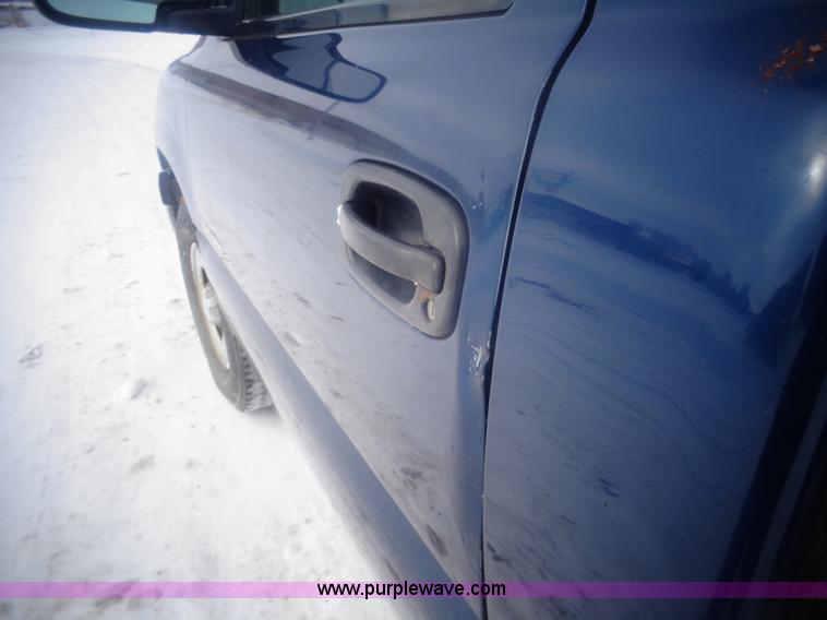 image for item AL9238 2000 Chevrolet Silverado 1500 pickup truck cab and chassis