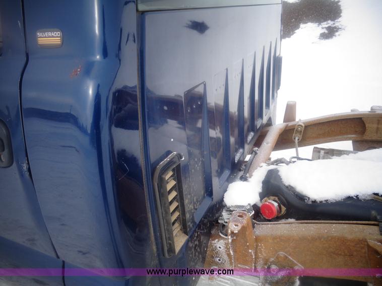 image for item AL9238 2000 Chevrolet Silverado 1500 pickup truck cab and chassis