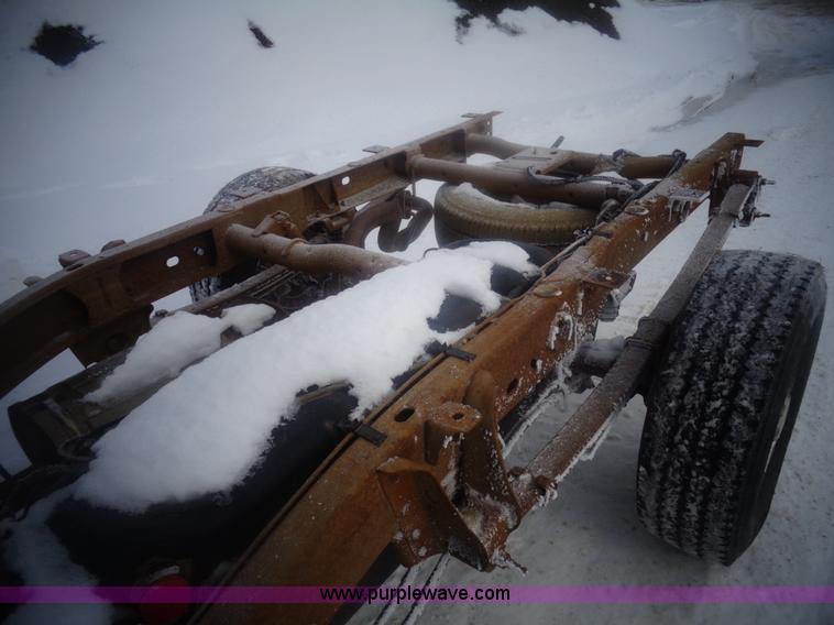 image for item AL9238 2000 Chevrolet Silverado 1500 pickup truck cab and chassis