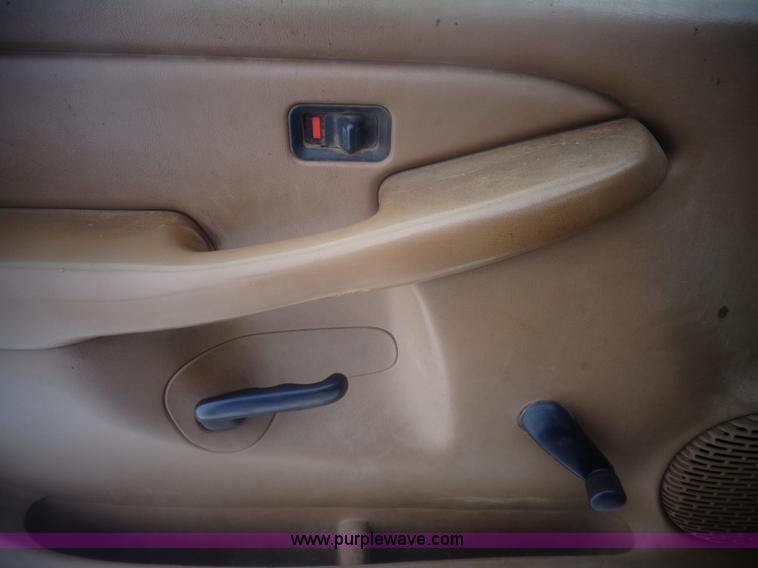 image for item AL9238 2000 Chevrolet Silverado 1500 pickup truck cab and chassis