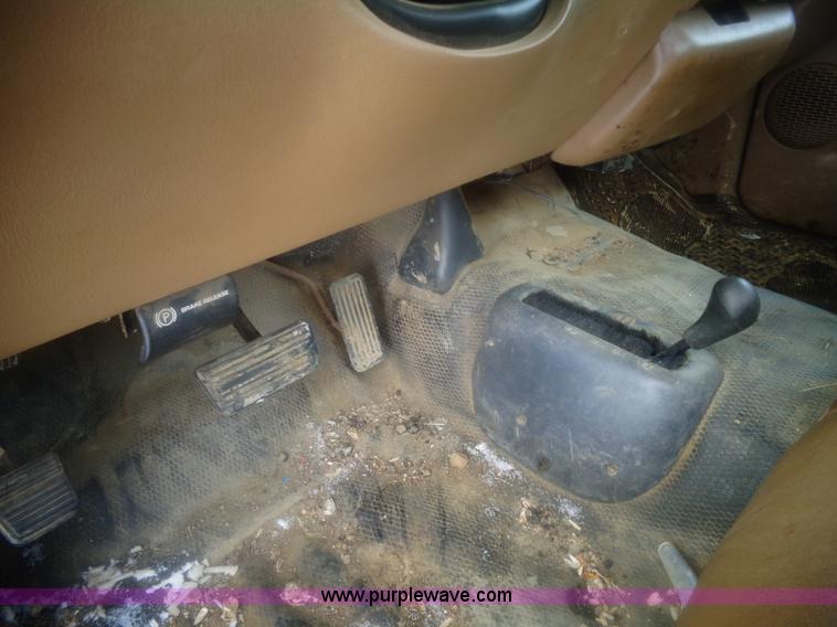 image for item AL9238 2000 Chevrolet Silverado 1500 pickup truck cab and chassis